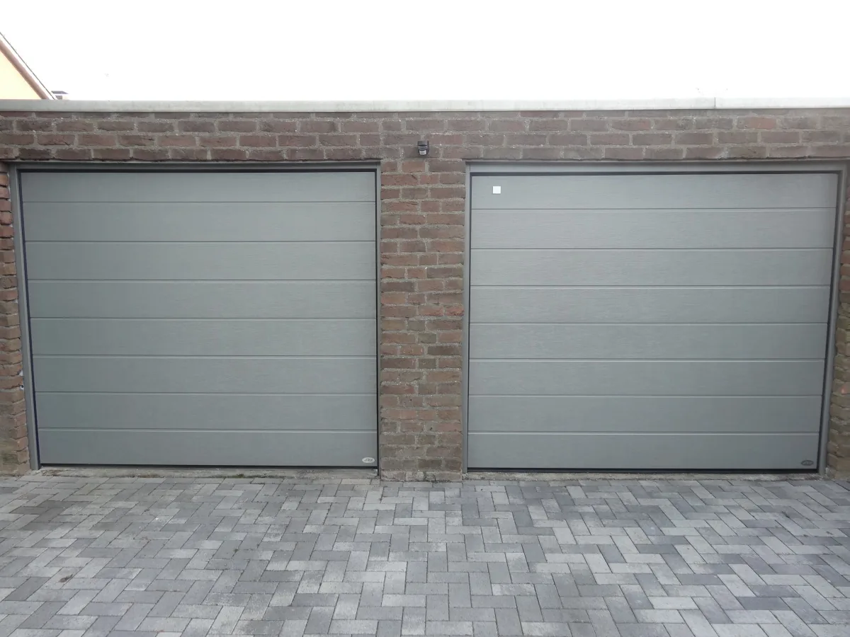 Novoferm-Sektionaltor: Novoferm ISO 20 RAL 9007 Graualuminium 2 Tore