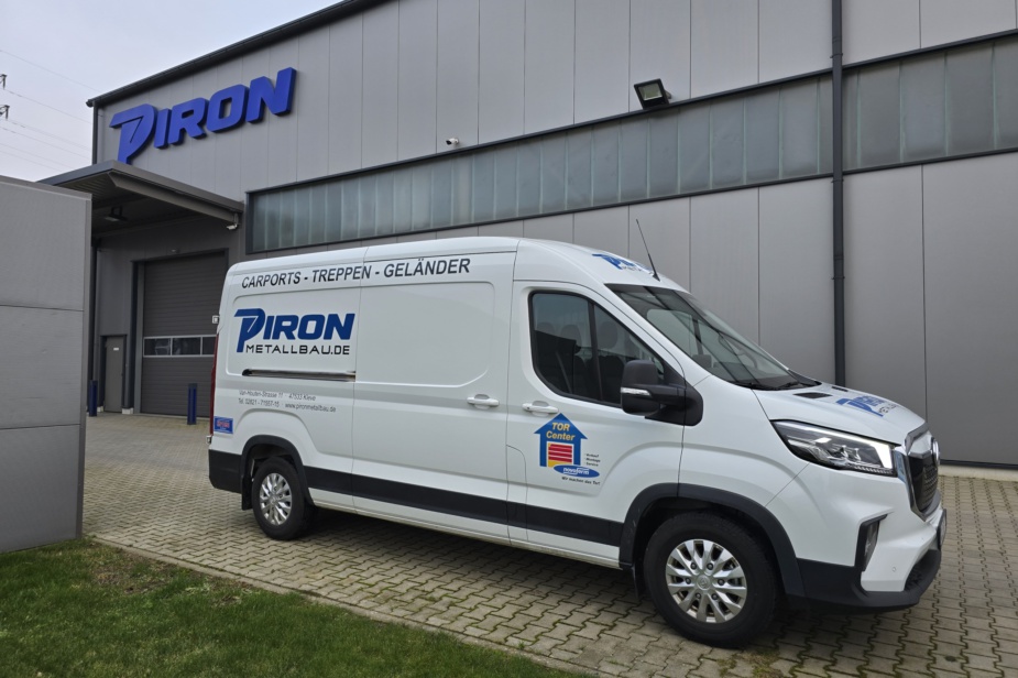 PIRON Metallbau Maxus eDeliver9 Kleve Novoferm Torcenter Garagentore Terrassenüberdachungen (1)